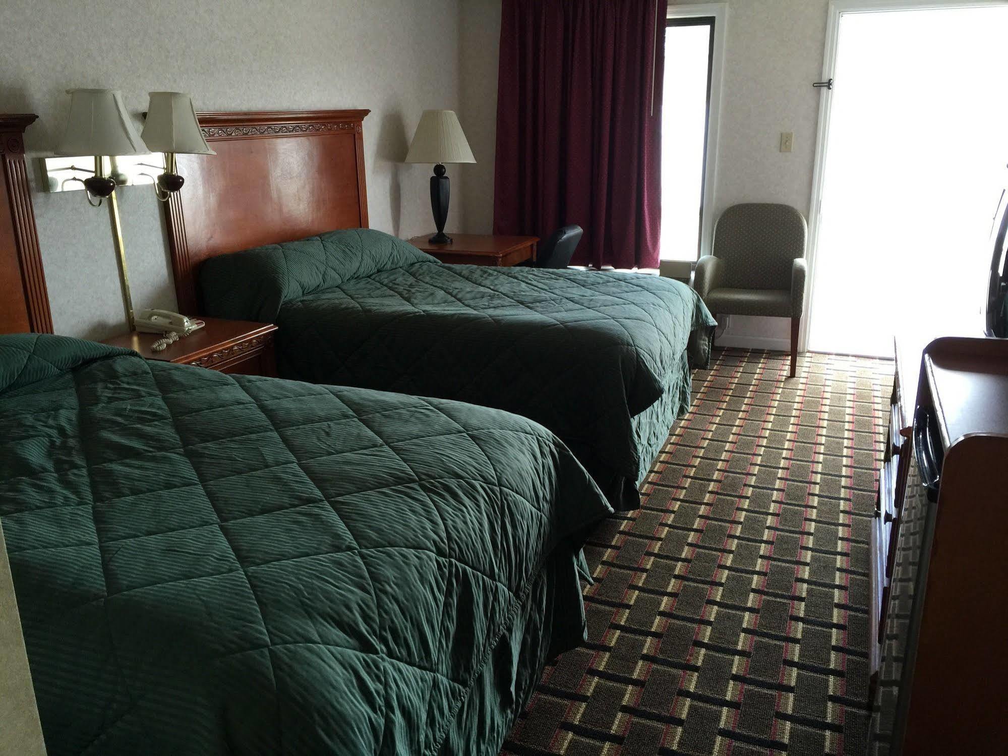 Heritage Inn Cleveland Exterior photo